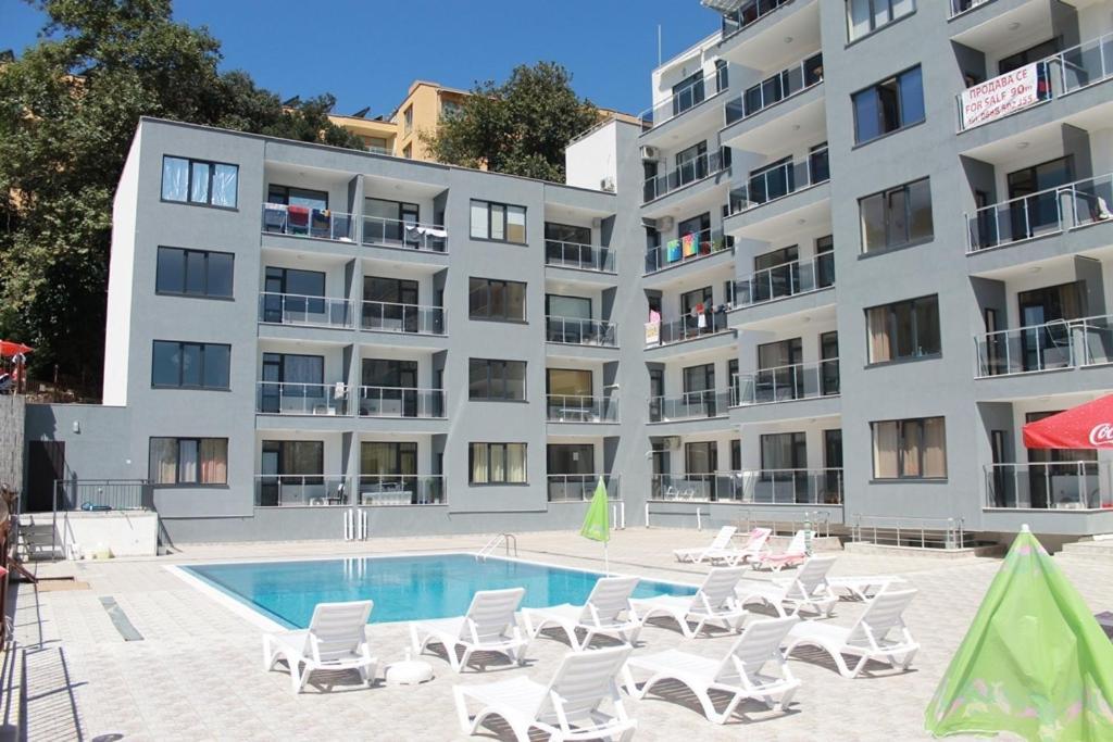 Dilov Apartments In Yalta Golden Sands Exterior photo