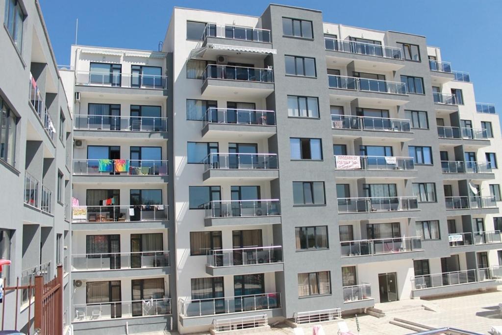 Dilov Apartments In Yalta Golden Sands Exterior photo